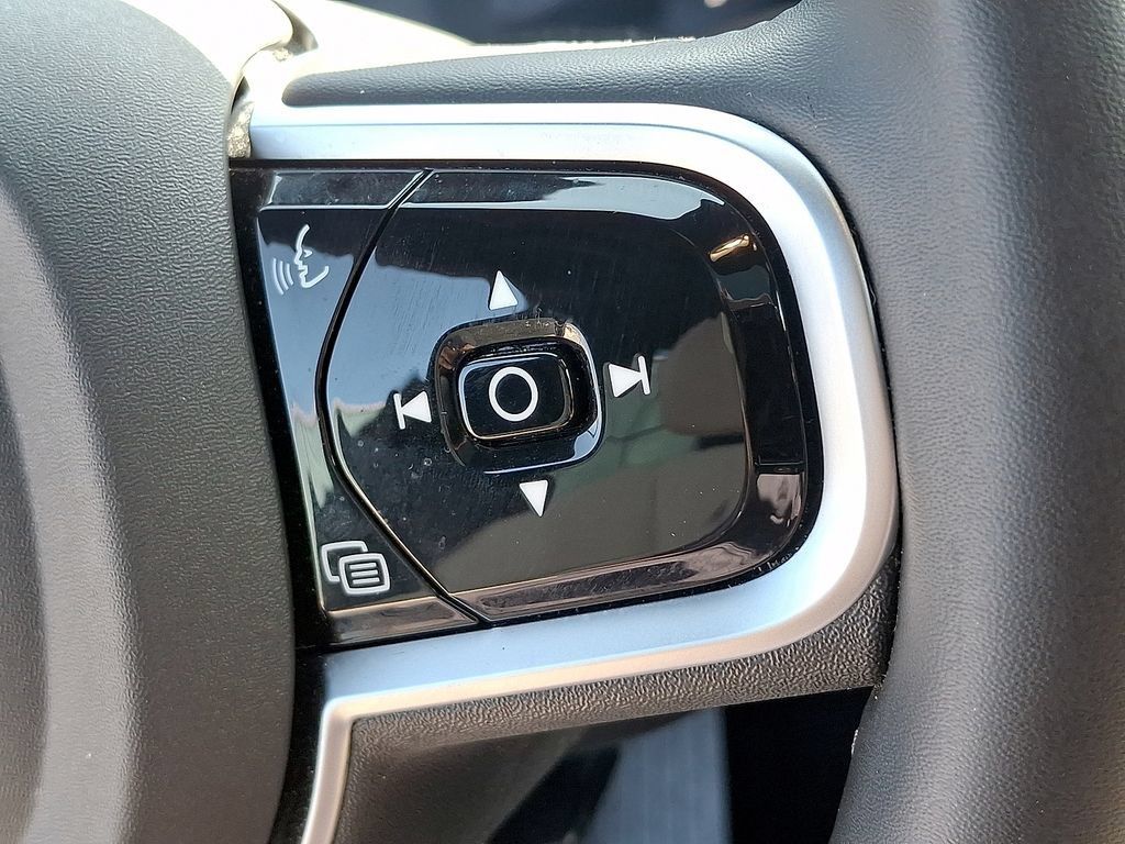 Certified 2026 Volvo XC90 B6 Plus AWD/4WD image 24