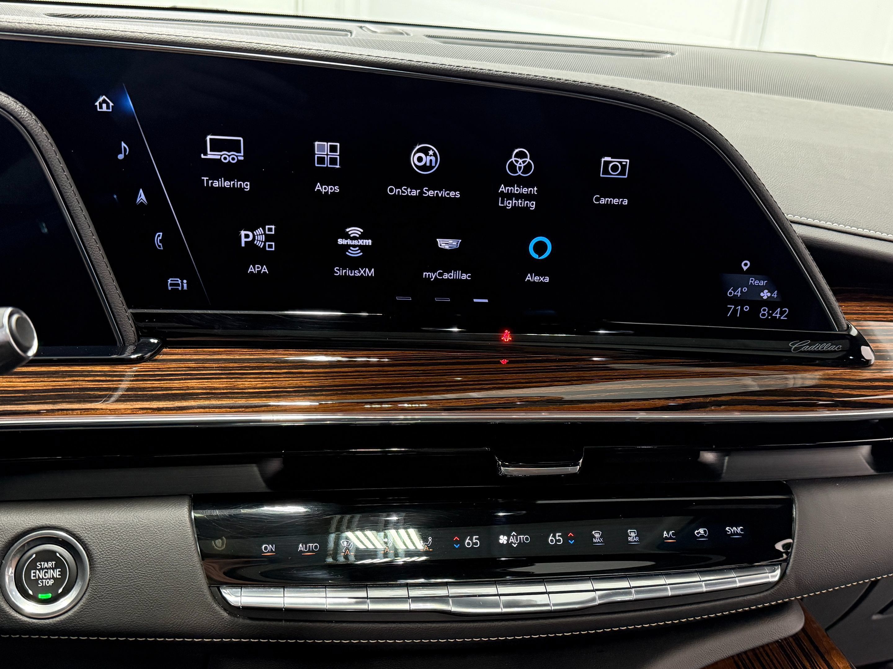 Used 2023 Cadillac Escalade ESV Premium Luxury AWD/4WD image 30
