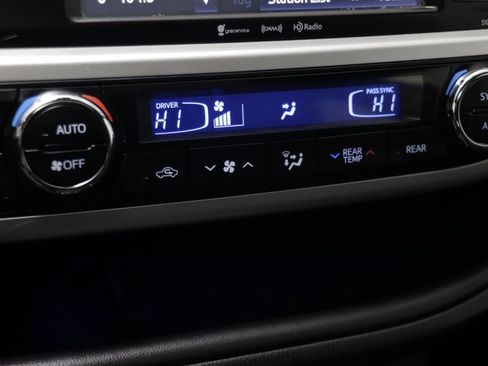 Used 2017 Toyota Highlander SE AWD/4WD image 11