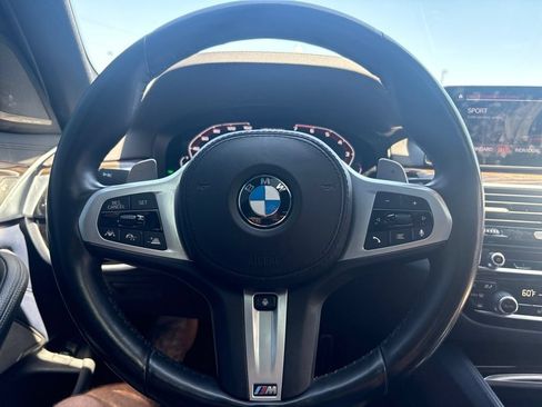 Used 2020 BMW M550i xDrive AWD/4WD image 15