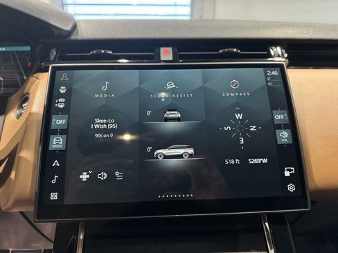Used 2025 Land Rover Range Rover Velar Dynamic HSE AWD/4WD image 23