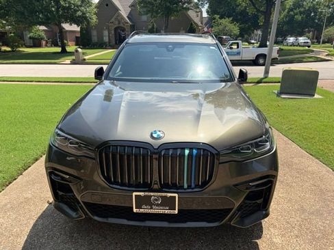 Used 2022 BMW X7 xDrive40i w/ M Sport Package AWD/4WD image 8