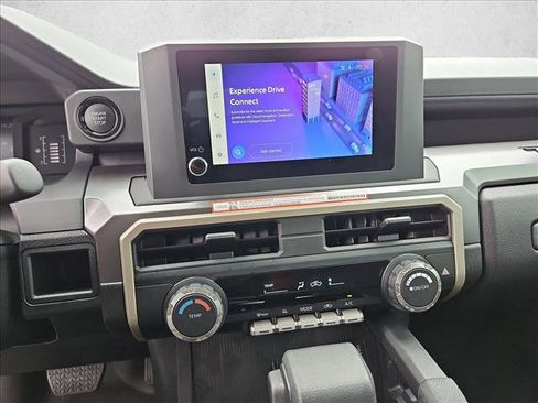 Used 2025 Toyota Tacoma SR5 AWD/4WD image 15