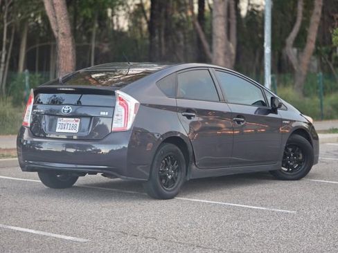 Used 2014 Toyota Prius Two image 8