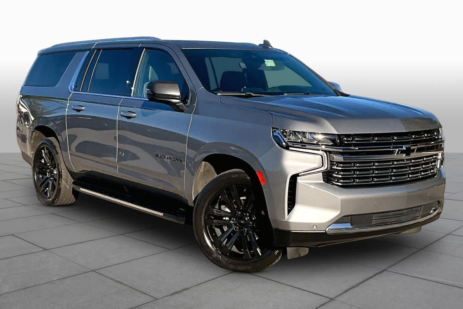 Used 2023 Chevrolet Suburban Premier RWD image 2