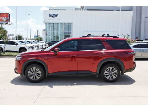 Used 2025 Nissan Pathfinder SV w/ SV Premium Package FWD image 4