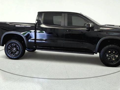 Used 2025 Chevrolet Silverado 1500 ZR2 w/ Technology Package AWD/4WD image 10