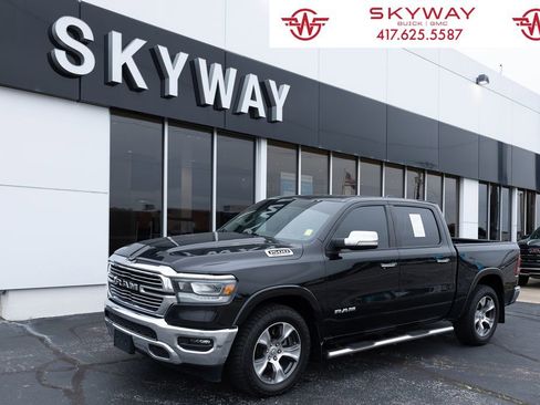 Used 2022 RAM 1500 Laramie AWD/4WD image 1