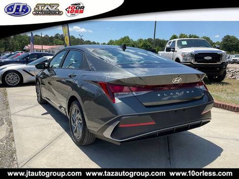 Used 2024 Hyundai Elantra SEL FWD image 5