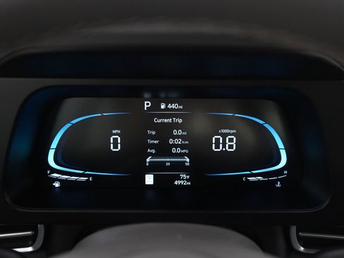 Used 2025 Hyundai Elantra Sport FWD image 23