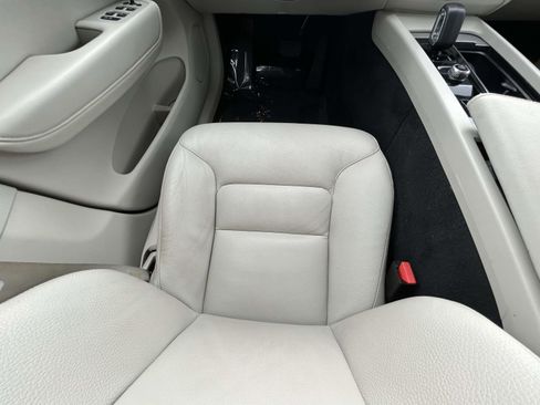 Certified 2023 Volvo XC60 B5 Plus w/ Climate Package image 14