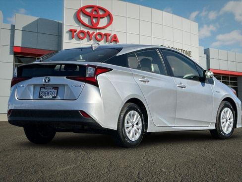 Certified 2021 Toyota Prius LE w/ Carpet Mat Package (TMS) FWD image 3