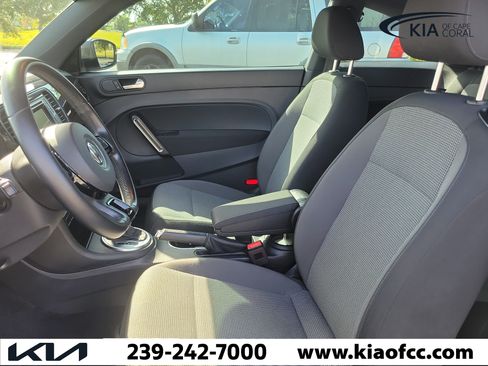 Used 2019 Volkswagen Beetle 2.0T SE FWD image 9