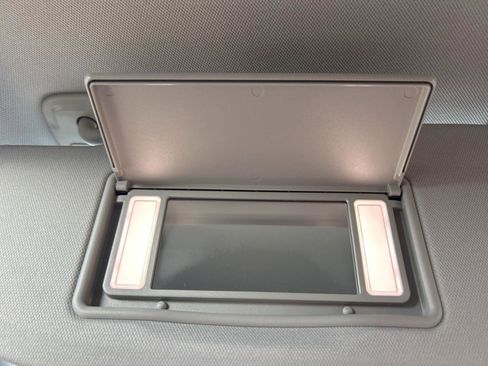 Certified 2023 Jeep Grand Cherokee Laredo image 25