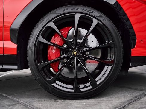 Used 2021 Lamborghini Urus image 22