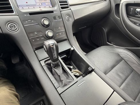 Used 2017 Ford Taurus SEL w/ Equipment Group 201A FWD image 18