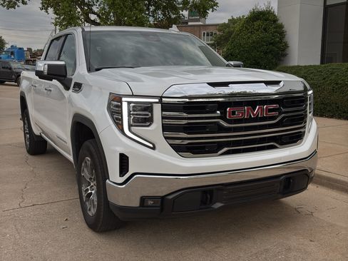 Used 2025 GMC Sierra 1500 SLT AWD/4WD image 1