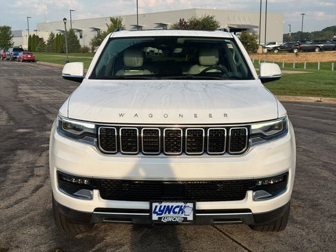 Used 2022 Jeep Wagoneer Series III w/ Premium Group I AWD/4WD image 7