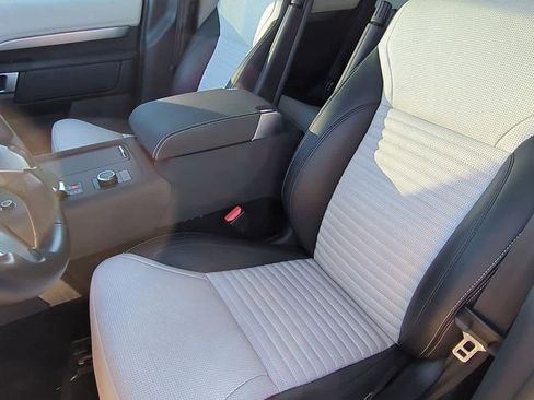 Used 2023 Land Rover Discovery S R-Dynamic image 14