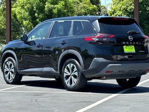 Used 2023 Nissan Rogue SV AWD/4WD image 3