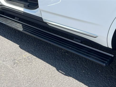 Certified 2022 GMC Yukon Denali w/ Denali Ultimate Package AWD/4WD image 11