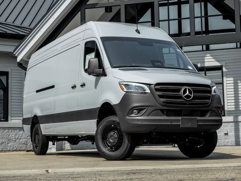 New 2025 Mercedes-Benz Sprinter 2500 image 1