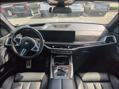 Used 2024 BMW X7 M60i w/ M Sport Professional Package image 29