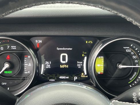 Used 2022 Jeep Wrangler Unlimited Sahara w/ Cold Weather Group AWD/4WD image 17