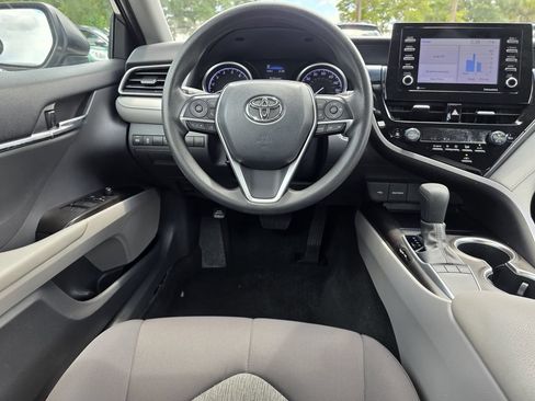 Used 2022 Toyota Camry LE w/ Convenience Package FWD image 11