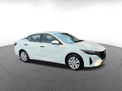 Used 2025 Nissan Sentra S FWD image 2