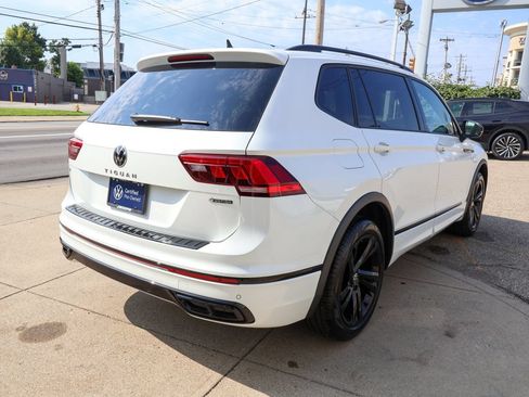 Used 2024 Volkswagen Tiguan SE R-Line AWD/4WD image 5
