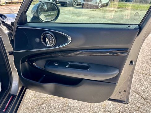 Used 2017 MINI Cooper Clubman image 18