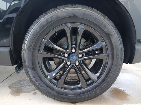 Used 2019 Ford Edge SEL w/ Equipment Group 201A AWD/4WD image 16