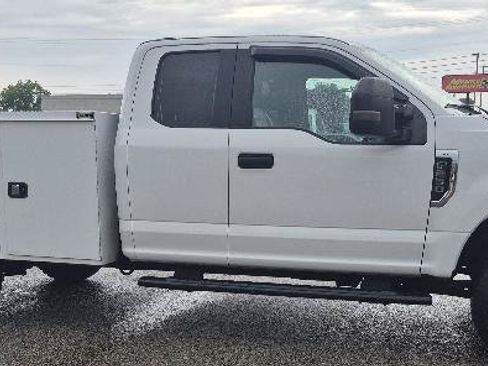 Used 2020 Ford F250 XL w/ Power Equipment Group AWD/4WD image 2