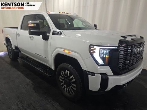 Used 2025 GMC Sierra 3500 Denali Ultimate image 3