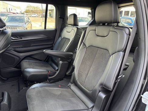 New 2025 Jeep Grand Cherokee L Altitude image 24