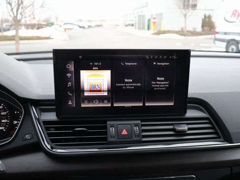 Used 2022 Audi Q5 2.0T Premium w/ Convenience Package image 24
