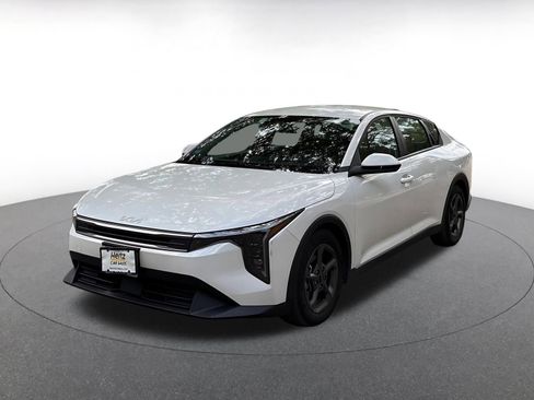 Used 2025 Kia K4 LXS image 3