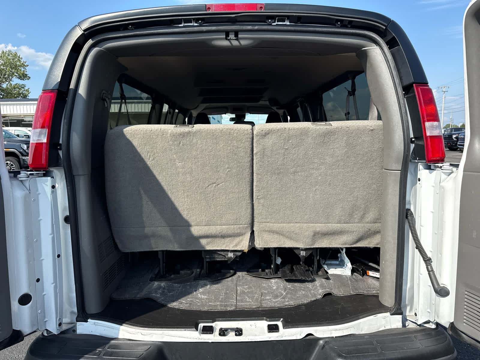 Certified 2024 Chevrolet Express 3500 LT w/ LT Preferred Equipment Group RWD image 18