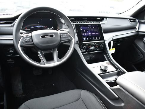 New 2026 Jeep Grand Cherokee Laredo AWD/4WD image 9