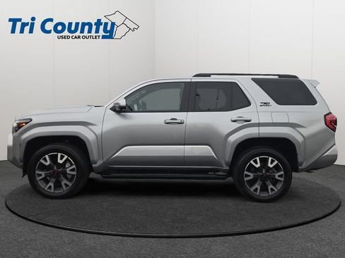 Certified 2025 Toyota 4Runner TRD Sport Premium AWD/4WD image 5