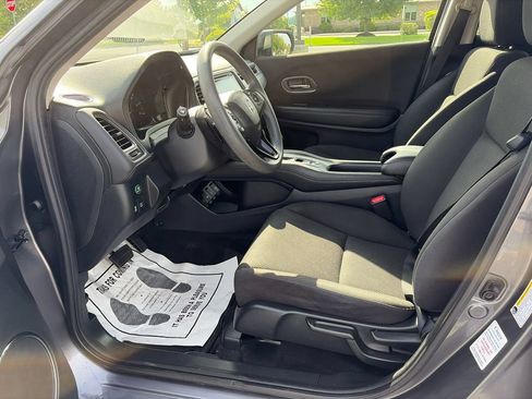Used 2018 Honda HR-V EX image 10