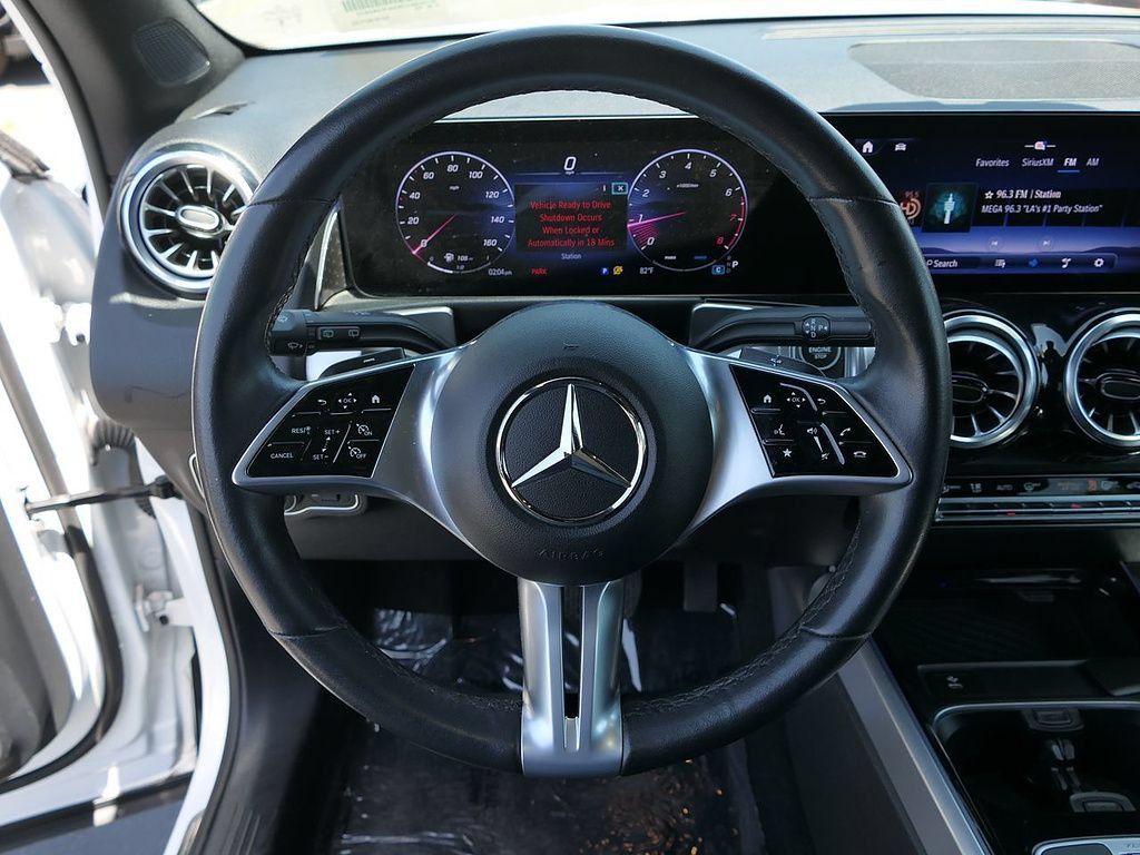 Used 2025 Mercedes-Benz GLB 250 4MATIC image 19