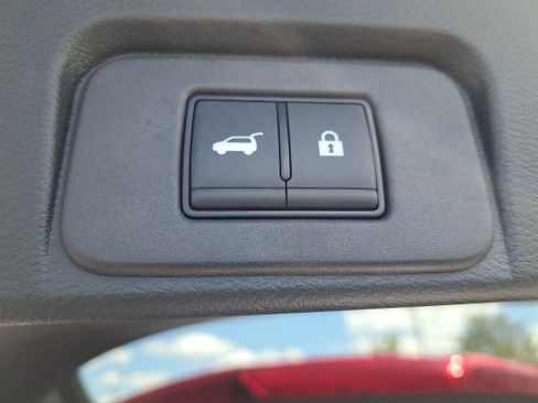 Certified 2025 Nissan Rogue SL image 12