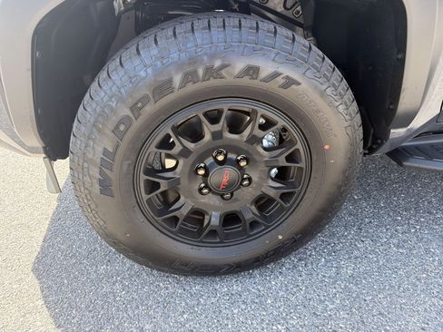 New 2026 Toyota 4Runner TRD Off-Road Premium AWD/4WD image 12