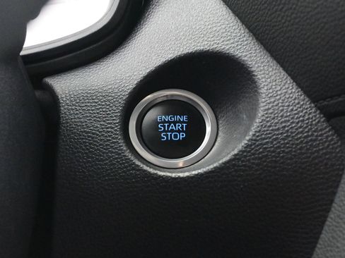 Used 2022 Toyota Corolla Cross LE image 22