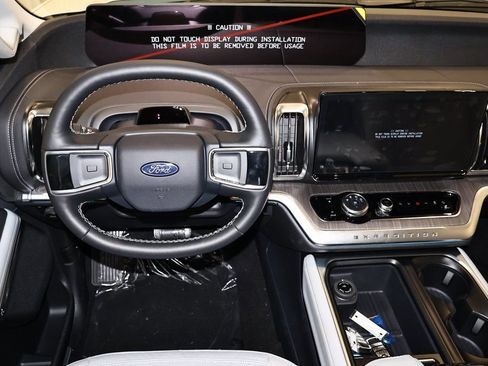 New 2026 Ford Expedition Platinum w/ Platinum Ultimate Package AWD/4WD image 21