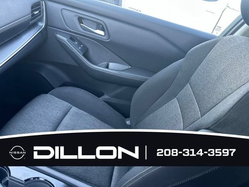 Used 2025 Nissan Rogue SV AWD/4WD image 3