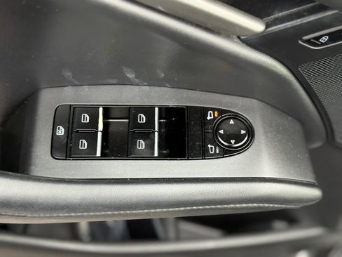 Used 2020 MAZDA MAZDA3 Sedan w/ Select Package FWD image 17