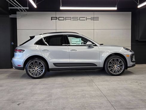 Certified 2026 Porsche Macan AWD/4WD image 27